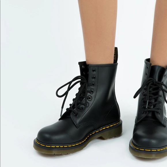dr martens smooth boots